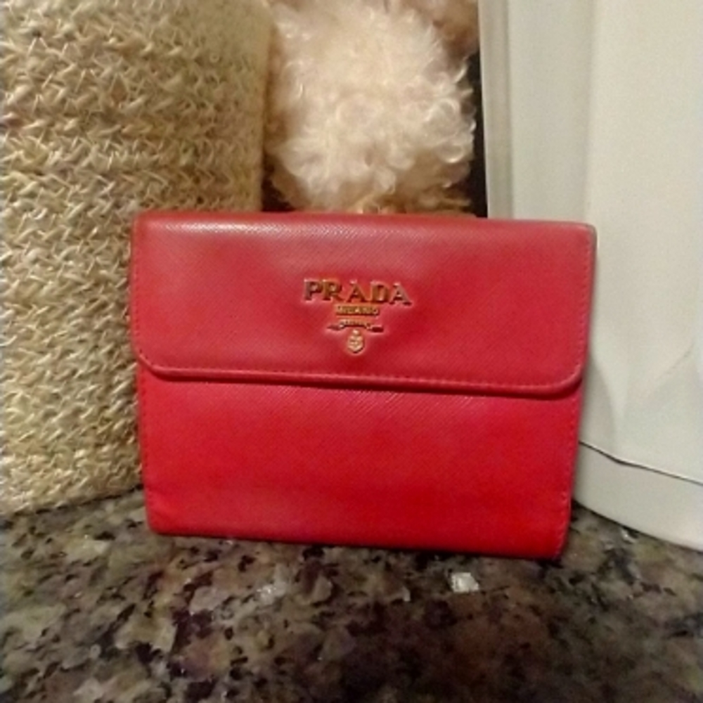 Prada Saffiano small leather wallet **AUTHENTIC**
